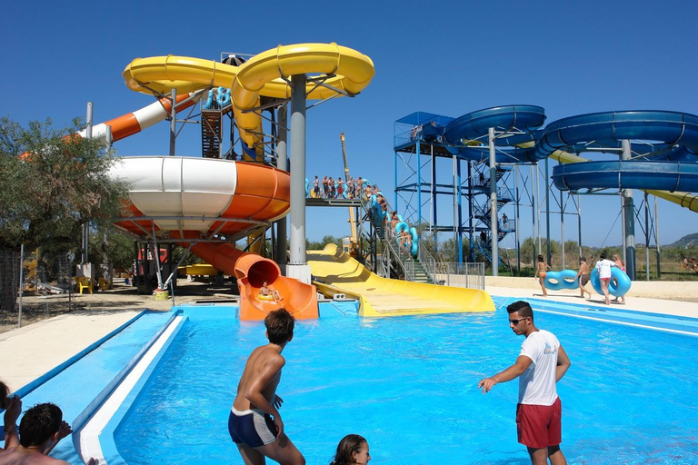 Zakynthos: Eintrittskarte für den Wasserpark mit TransportWasserpark-Eintritt mit Abholung von Tragaki oder Planos