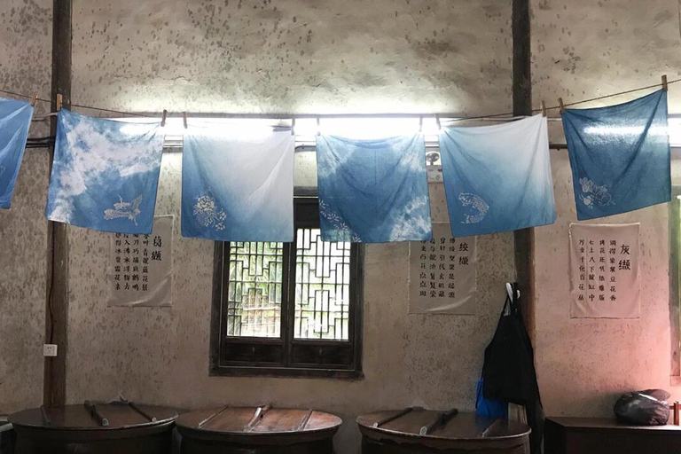 Shanghai: tour privato di 1 giorno a Wuzhen con laboratorio di tintura indaco4 viaggiatori e più
