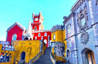 Lissabon: Halbtagestour nach Sintra mit dem Palácio Nacional da Pena und der Regaleira