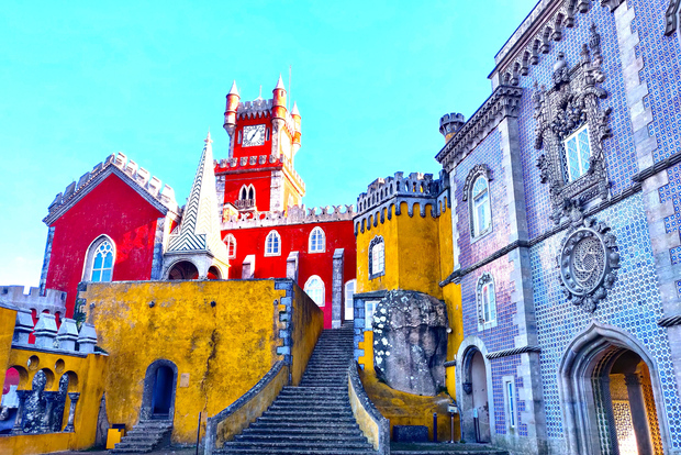 Lissabon: Halbtagestour nach Sintra mit dem Palácio Nacional da Pena und der Regaleira