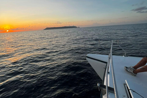 Santa Cruz: Ferry ticket to Isabela Island