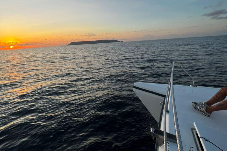 Santa Cruz: Ferry ticket to Isabela Island
