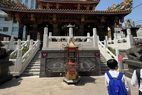 横滨探险：地标、街头美食、文化之旅横滨探险之旅：地标建筑、街头小吃、文化巡礼