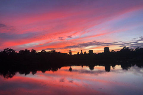 3-Day Exploring Angkor Wat & Siem Reap Highlights Tour.