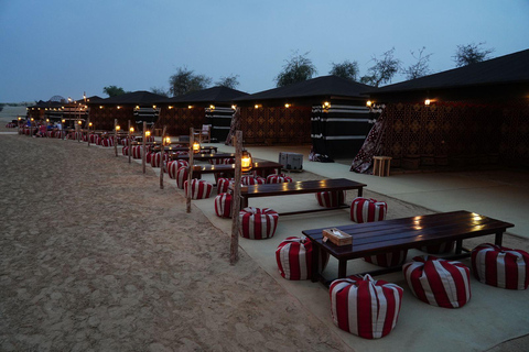 迪拜：Al Marmoom 的除夕庆祝活动和烧烤晚餐迪拜：在阿尔马穆姆庆祝除夕夜和烧烤晚餐