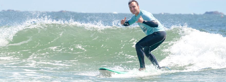 Porto : cours de surf sur la plage d'Azurara avec prise en charge en option