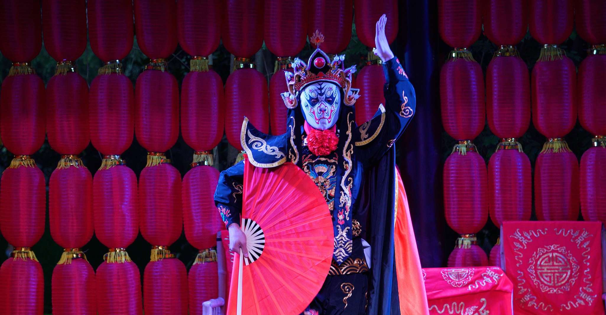 Sichuan opera night show at Jinjiang theater - Housity