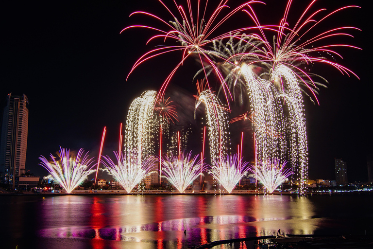 Da Nang: Fireworks Festival Dinner with Hotel Transfer 2026 Dinner experience Only (No Pick up & Drop off Services)