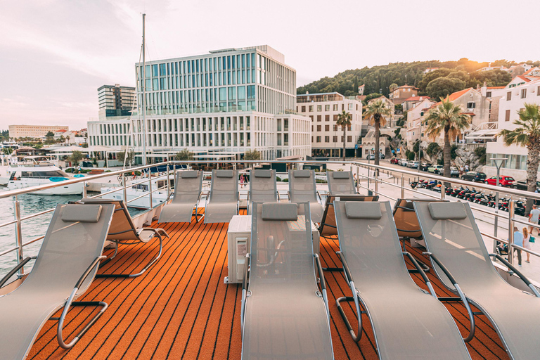 Split: Blaue Lagune, Schiffswrack und Šolta mit Essen und Getränken