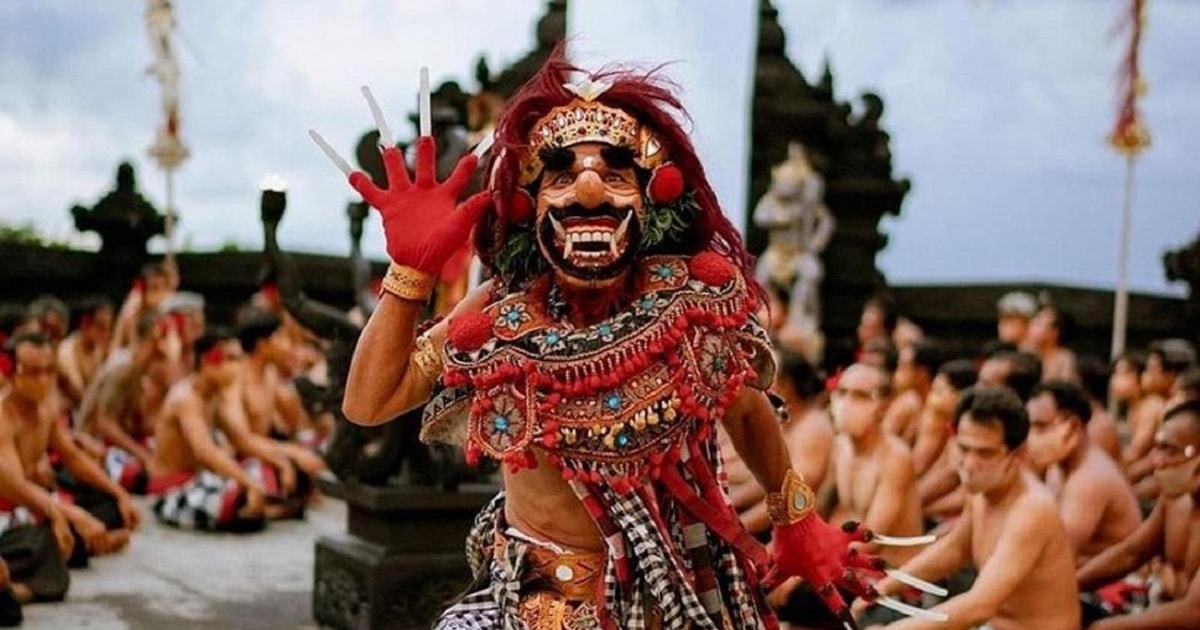 Tanah Lot, Uluwatu Temples and Kecak Fire Dance Show Tour | GetYourGuide