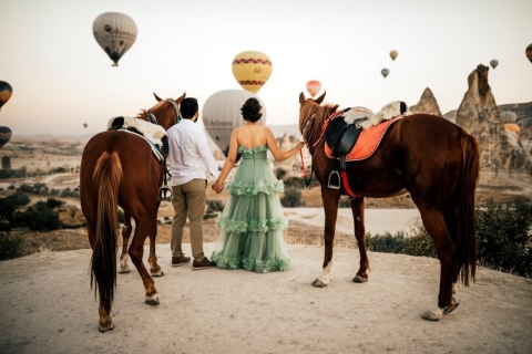 Cappadocië: paardrijden met ballonnen erboven bij zonsopgang