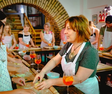 Rome: Spritz & Spaghetti Cooking Class