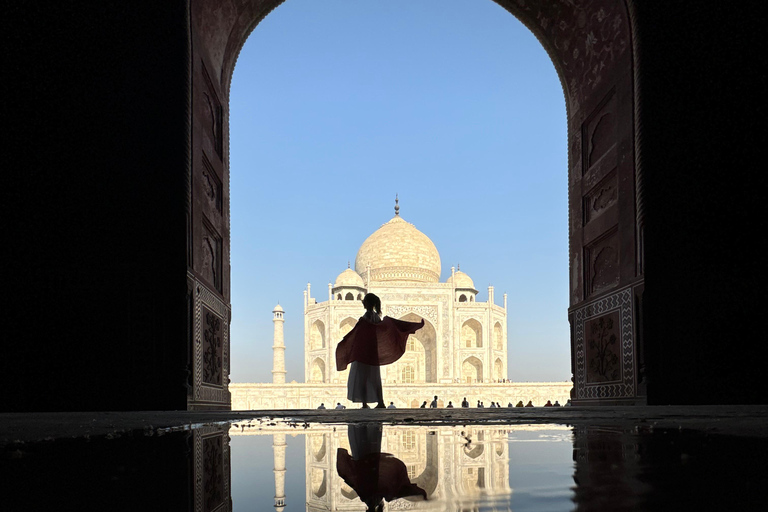 From New Delhi: Sunrise tour of Taj Mahal with Jaipur drop.