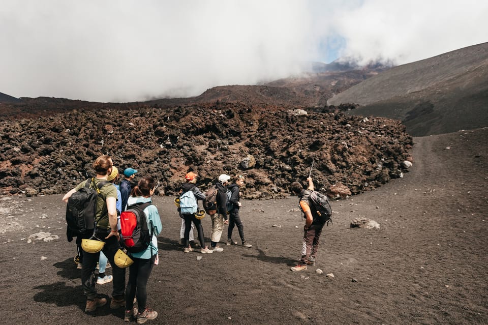 Monte Etna Excursi N Guiada A La Cumbre De Metros Getyourguide