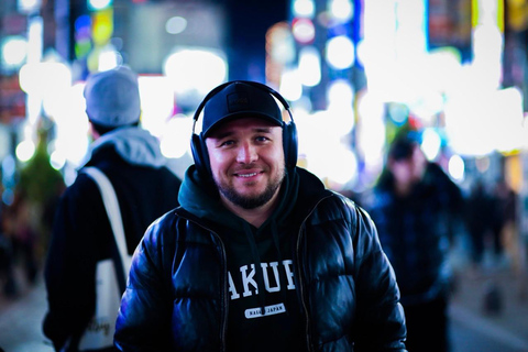 Tokyo: Shinjuku Neon Night Photo Tour