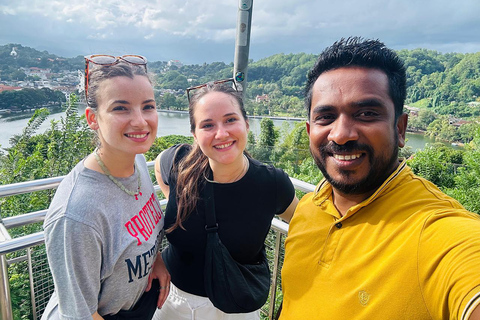 Kandy: City Highlights Tour with Hotel Pickup and Drop-off