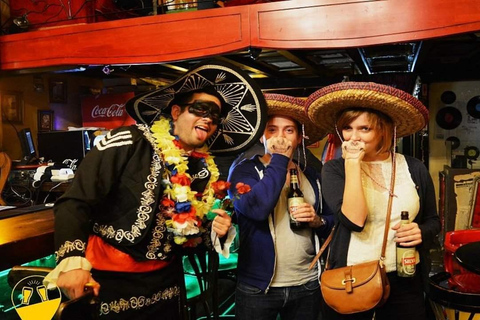 جولة خاصة في الحياة الليلية في بافارو مع المشروبات والمرشدخاص: جولة في الحياة الليلية في بافارو مع 