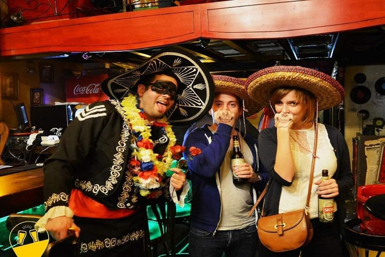 جولة خاصة في الحياة الليلية في بافارو مع المشروبات والمرشدخاص: جولة في الحياة الليلية في بافارو مع 