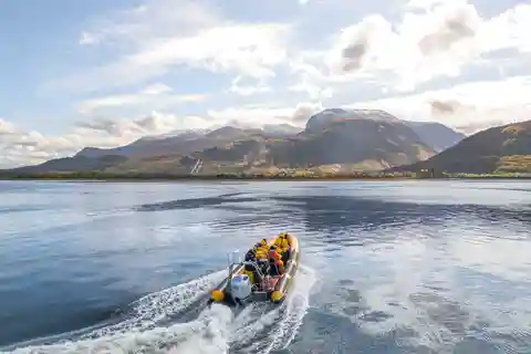 Fort William: 1h Loch Safari Speedboat Tour