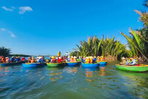Hoi An : Clase de cocina con una familia local y paseo en barco con cestas