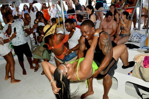 Negril: Cruzeiro de catamarã ao pôr do sol com snorkeling e bar aberto