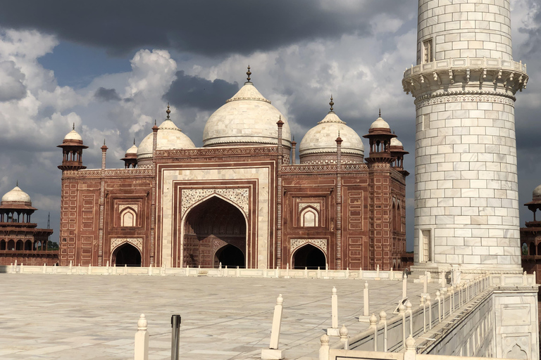 From Delhi: Agra Day Trip with Taj Mahal and Agra FortAC Car and Tour Guide Service Only