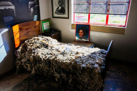 Johannesburg: Soweto, Dinokeng Culture and Wildlife Day Trip