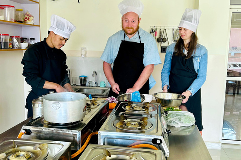 Katmandú: Clase de cocina nepalí con recogida en el hotel