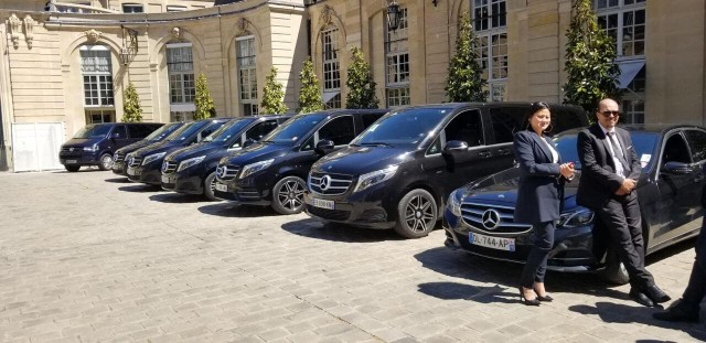 Visit Paris Private transfer to or from Charles de Gaulle Airport in Amsterdam