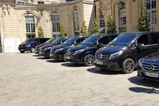 Paris: Private transfer to or from Charles de Gaulle Airport