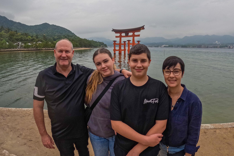 Prywatna wycieczka do Hiroszimy, Miyajimy i Kopuły Bomby AtomowejHiroszima Miyajima i kopuła bomby - prywatna wycieczka