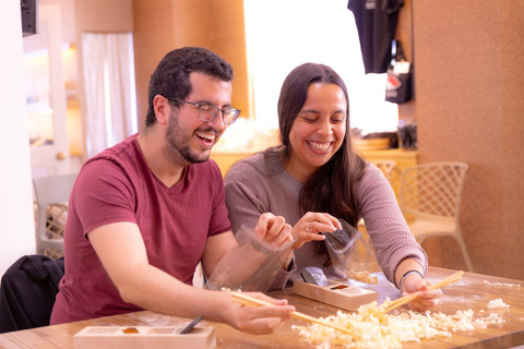 Osaka: Chopstick-Making Workshop with Local Instructor