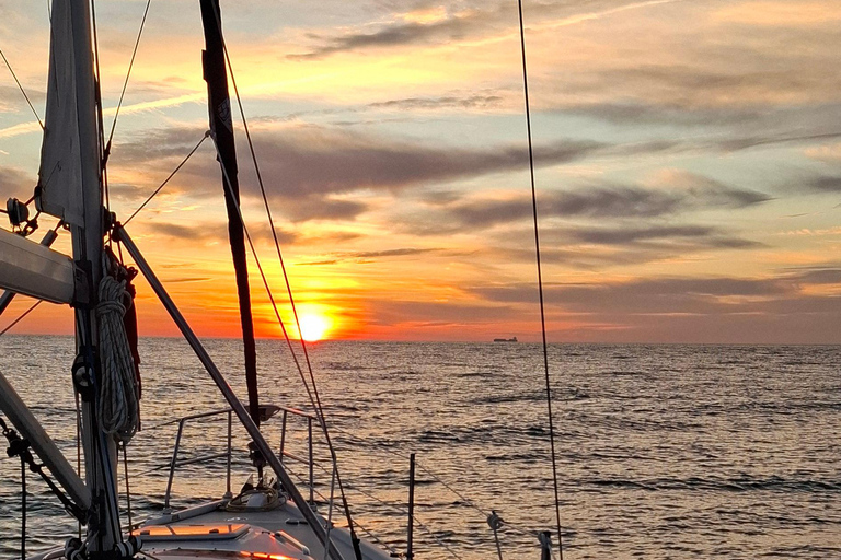 Porto,cruise with magical sunset ocean,open sail drink&snack Shared Magical Sunset Ocean