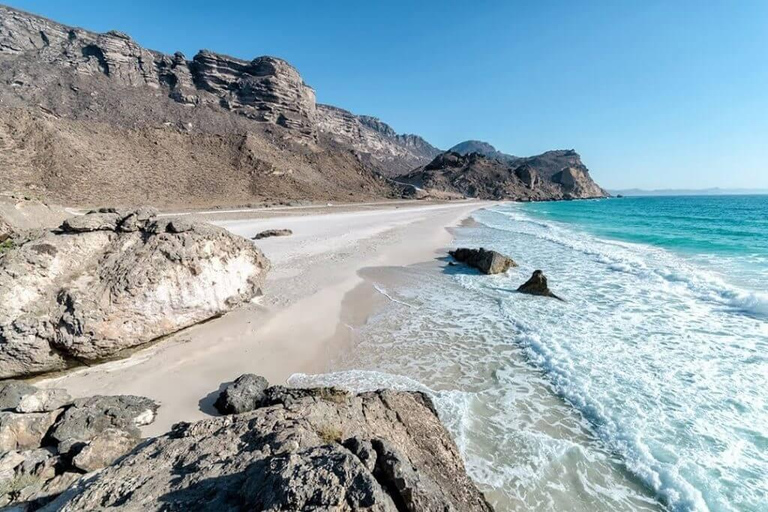 Salalah: Al Fazayah Beach, Shaat Viewpoint & Mugsail Tour