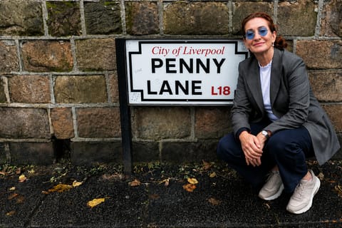 Liverpool: Private Beatles-Taxitour mit geführtem Rundgang zum Abschluss