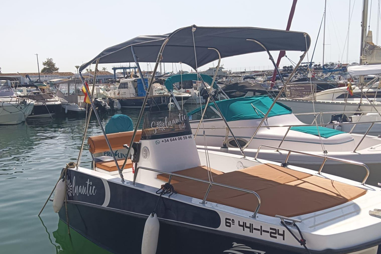 ماربيا: تأجير قوارب بدون ترخيص لمشاهدة الدلافينإيجار لمدة 30 دقيقة