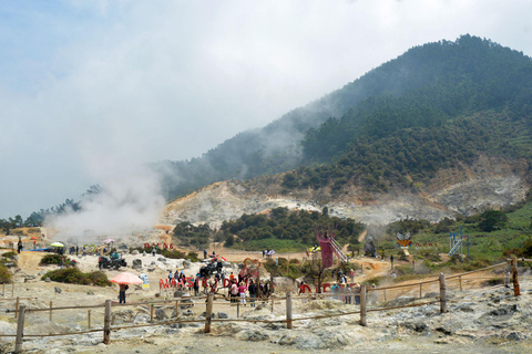 de Yogyakarta: Dieng, El Abrazo del Alba y Tesoros Culturales