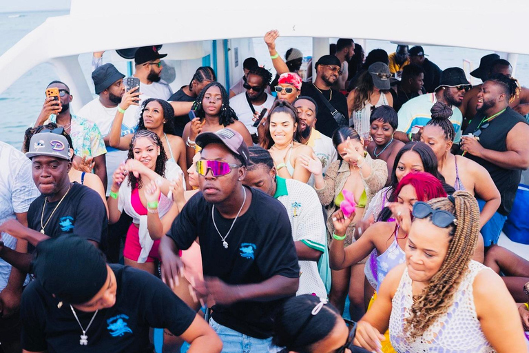 King of Kings Punta Cana – VIP Party Boat with DJ, Open Bar