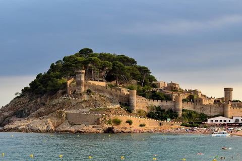 Private Montserrat, Girona & Costa Brava Tour from Barcelona
