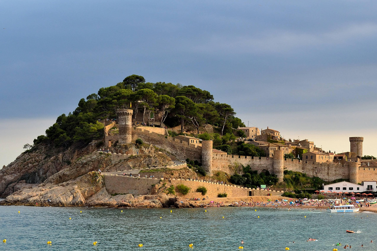 Private Montserrat, Girona & Costa Brava Tour from Barcelona