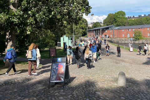 Visite de Suomenlinna en français avec Doro Discover marvellous Suomenlinna with Doro - Tour in French