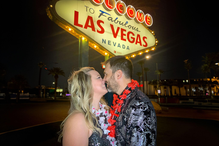 Las Vegas: Elvis-Hochzeit mit Las Vegas-Schild Fotos inbegriffen