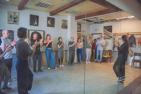 Madrid: Flamenco Class Experience Madrid: Small Groups Flamenco Class Experience