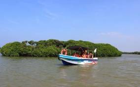 Negombo: Muthurajawela Wetland & Dutch Canal Boat Adventure