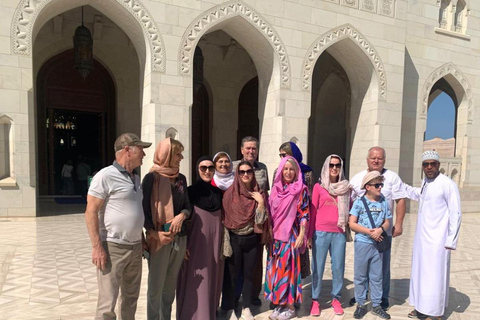 Muscat 3-Hour City Tour: Visit Mosque, Opera & Mutrah Souq