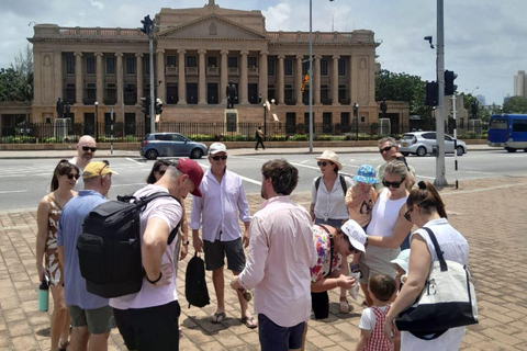 Explore Cultural Colombo and Local Cuisine Tour by bus