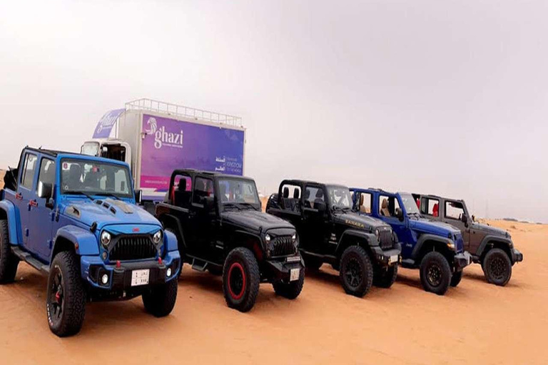 Riyadh: Desert Camp with Camel Ride, Dinner, and DJ