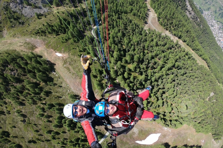 Zermatt: Paragliding flight with Matterhorn view