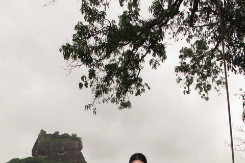 Private Transfer From Sigiriya to Kandy & Colombo Drop