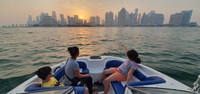 Doha, viaje en barco al atardecer con bebidas - Hizvo